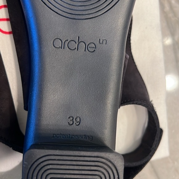 Arche obbibi sandal size 39 black NWOT - Picture 4 of 4